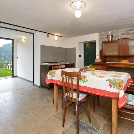 Casa Gerolamo - Happy Сasa de vacaciones Esino Lario
